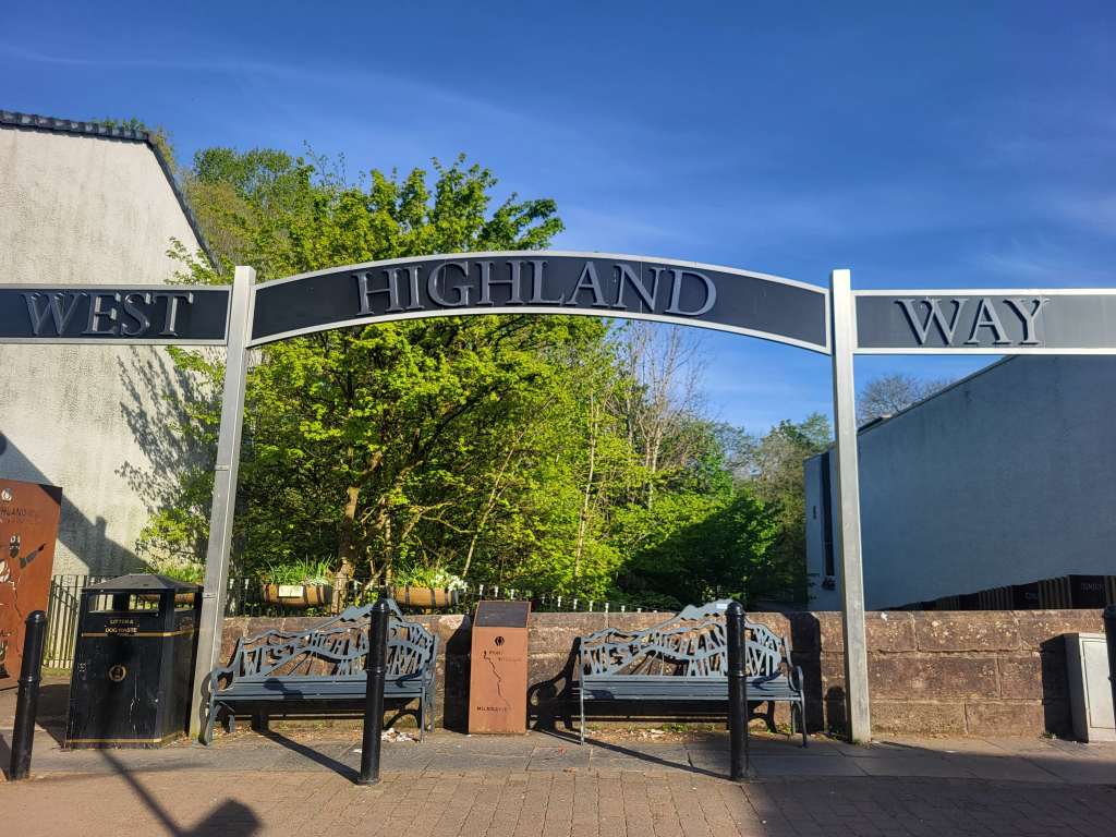 West Highland Way Arch: the beginning of WHW