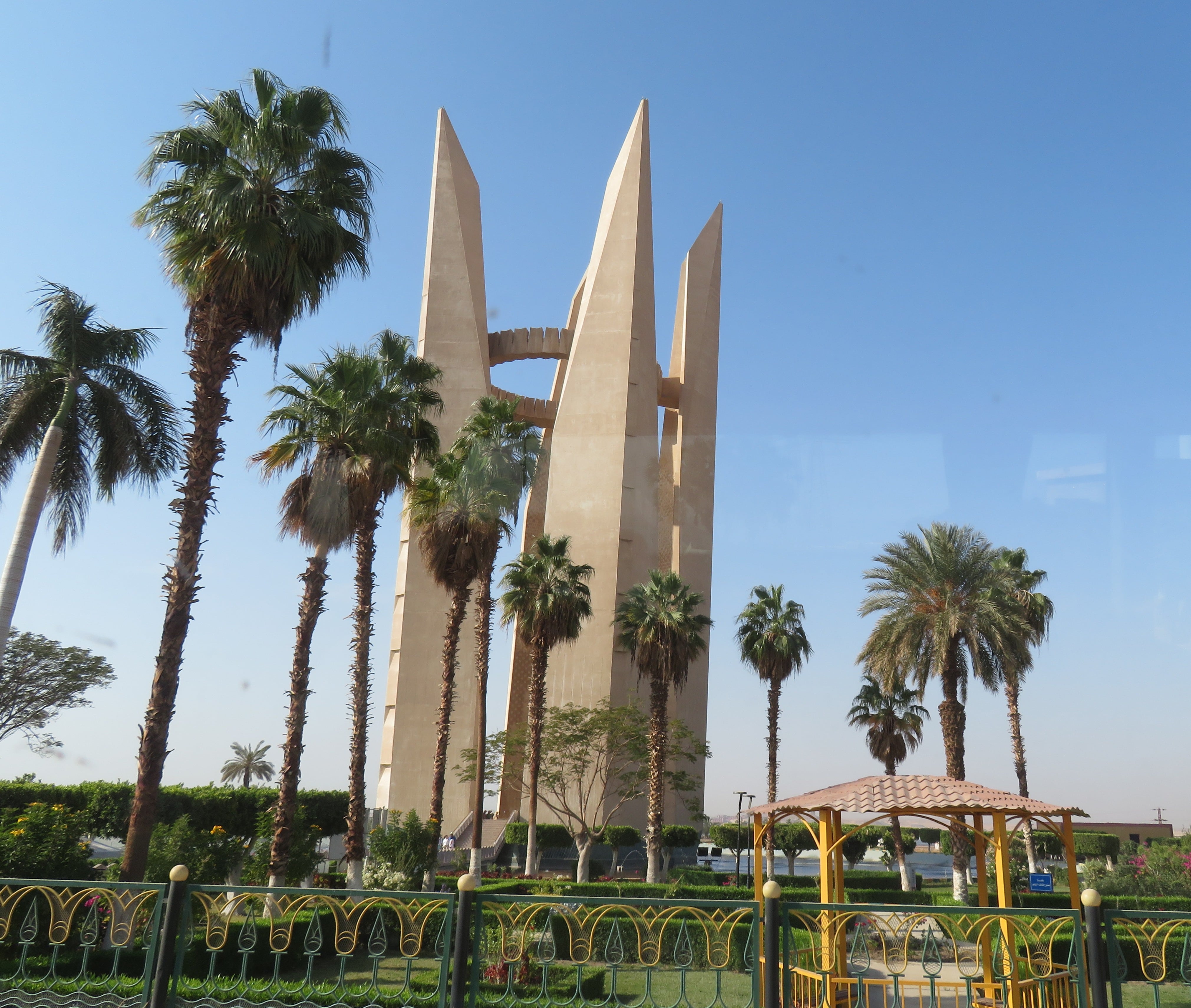 Soviet Friendship Minument, Aswan Dam