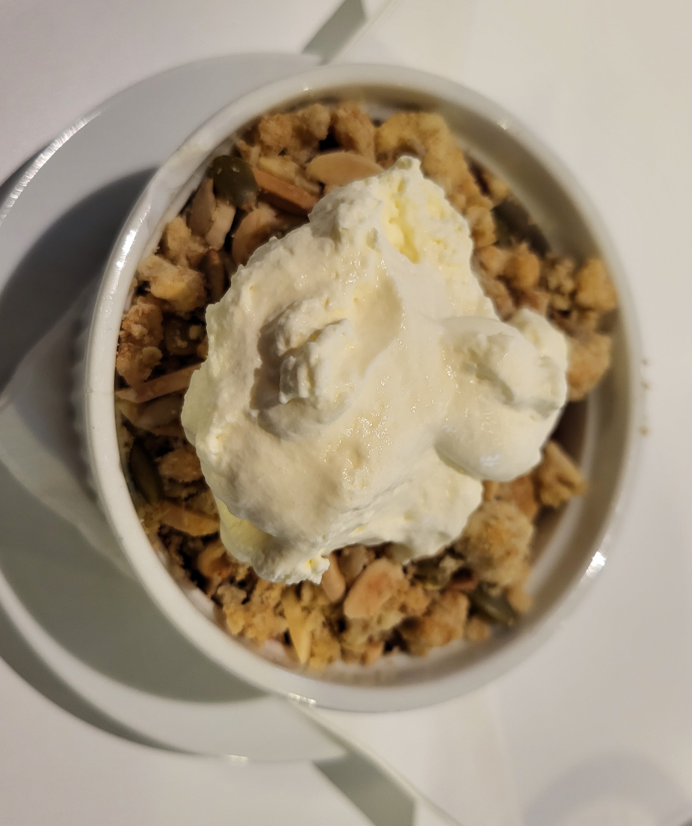 Crumble with fresh whipped cream