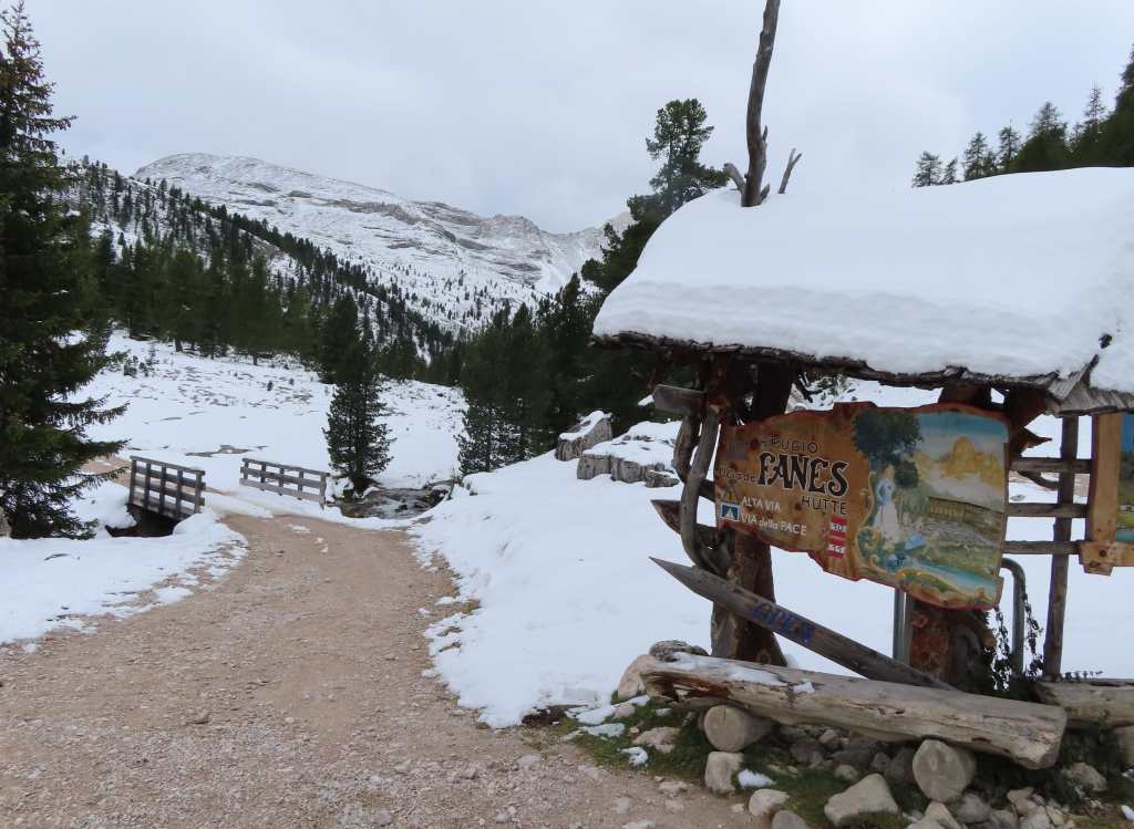 Sign to Rifugio Fanes