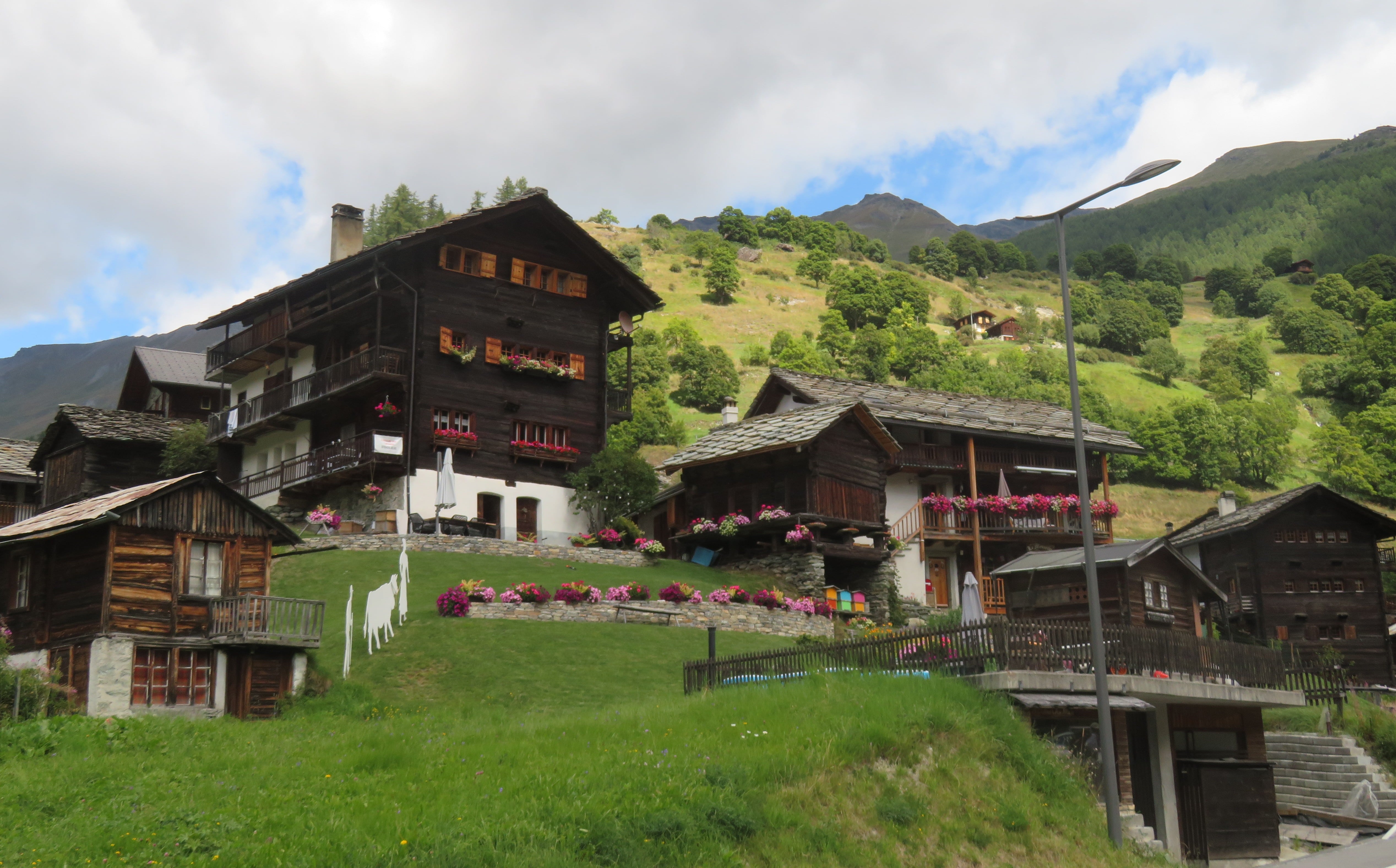 Les Haideres on the way was another charming little village.
