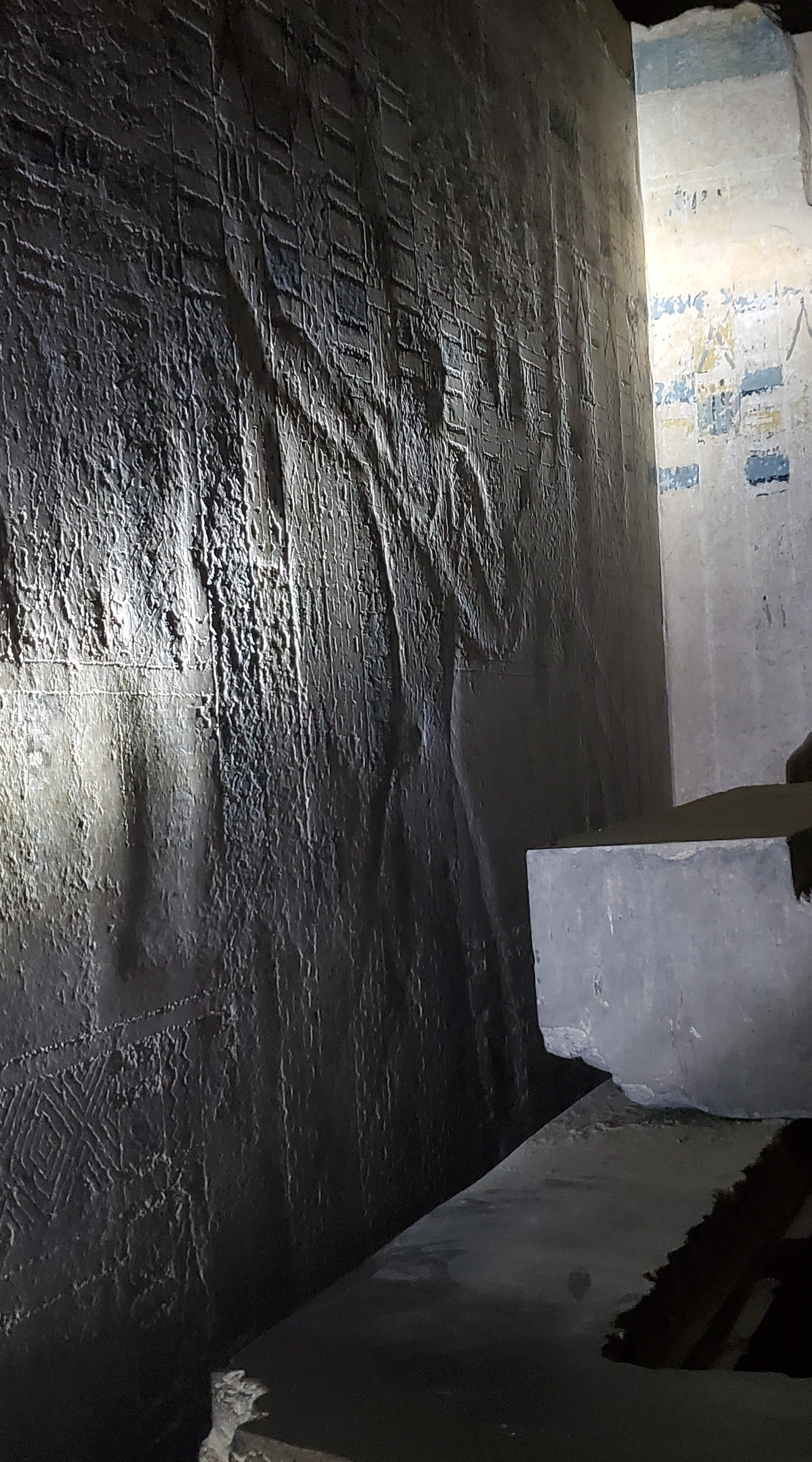 A "hidden priest" on alabaster wall