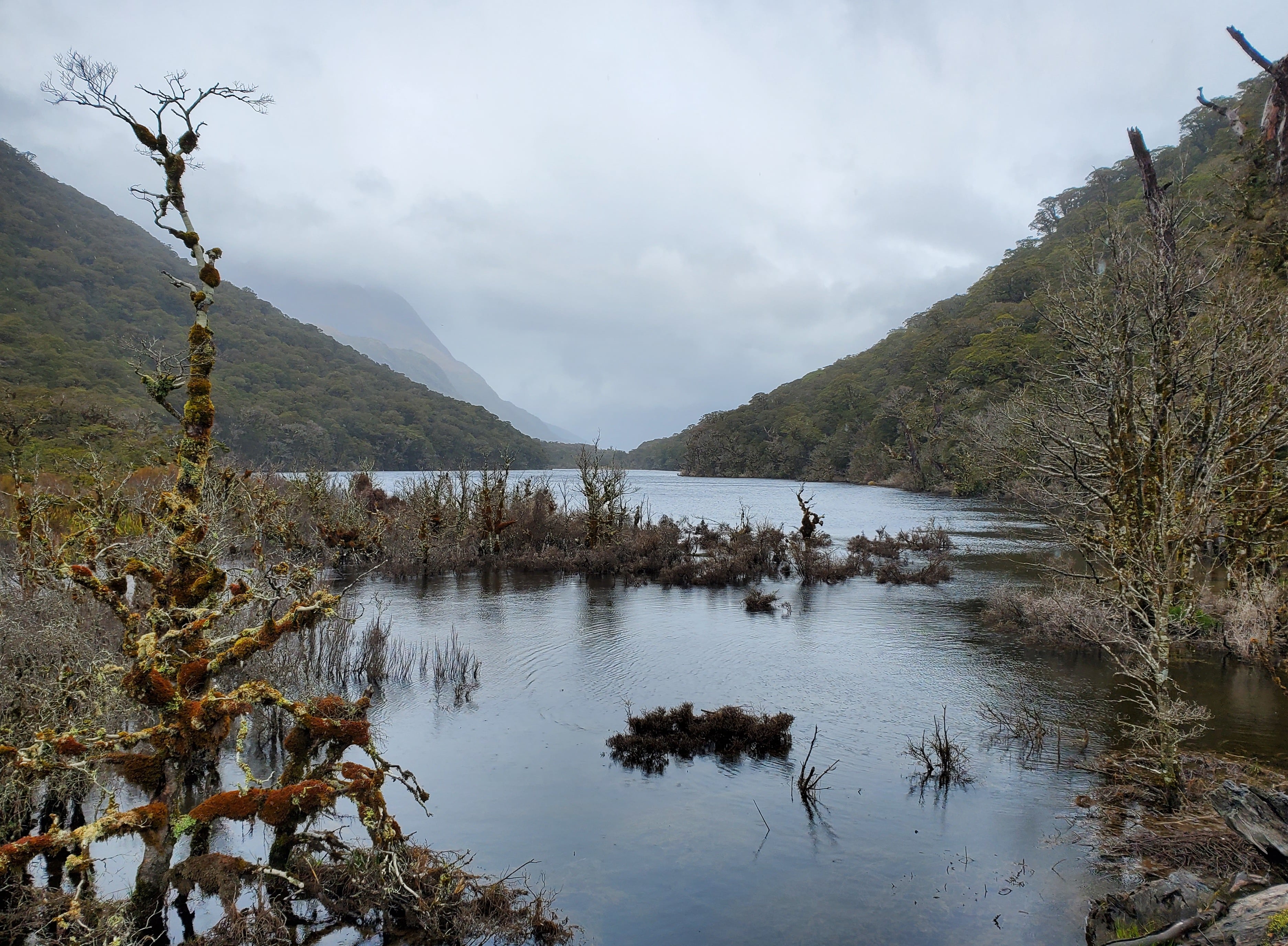 Charming Lake Howden