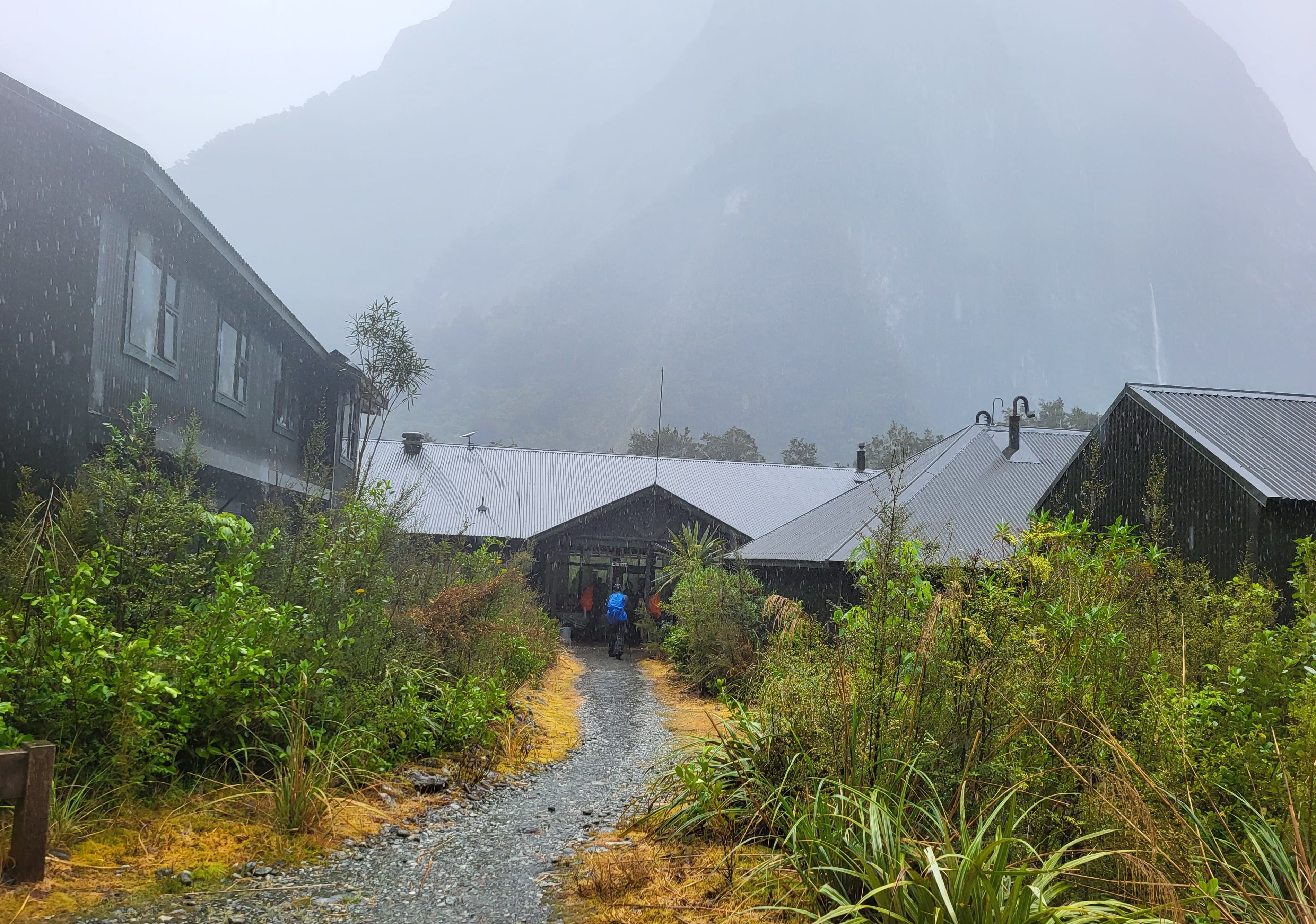 We finally arrived at the Quinton Lodge before 4pm in the rain.