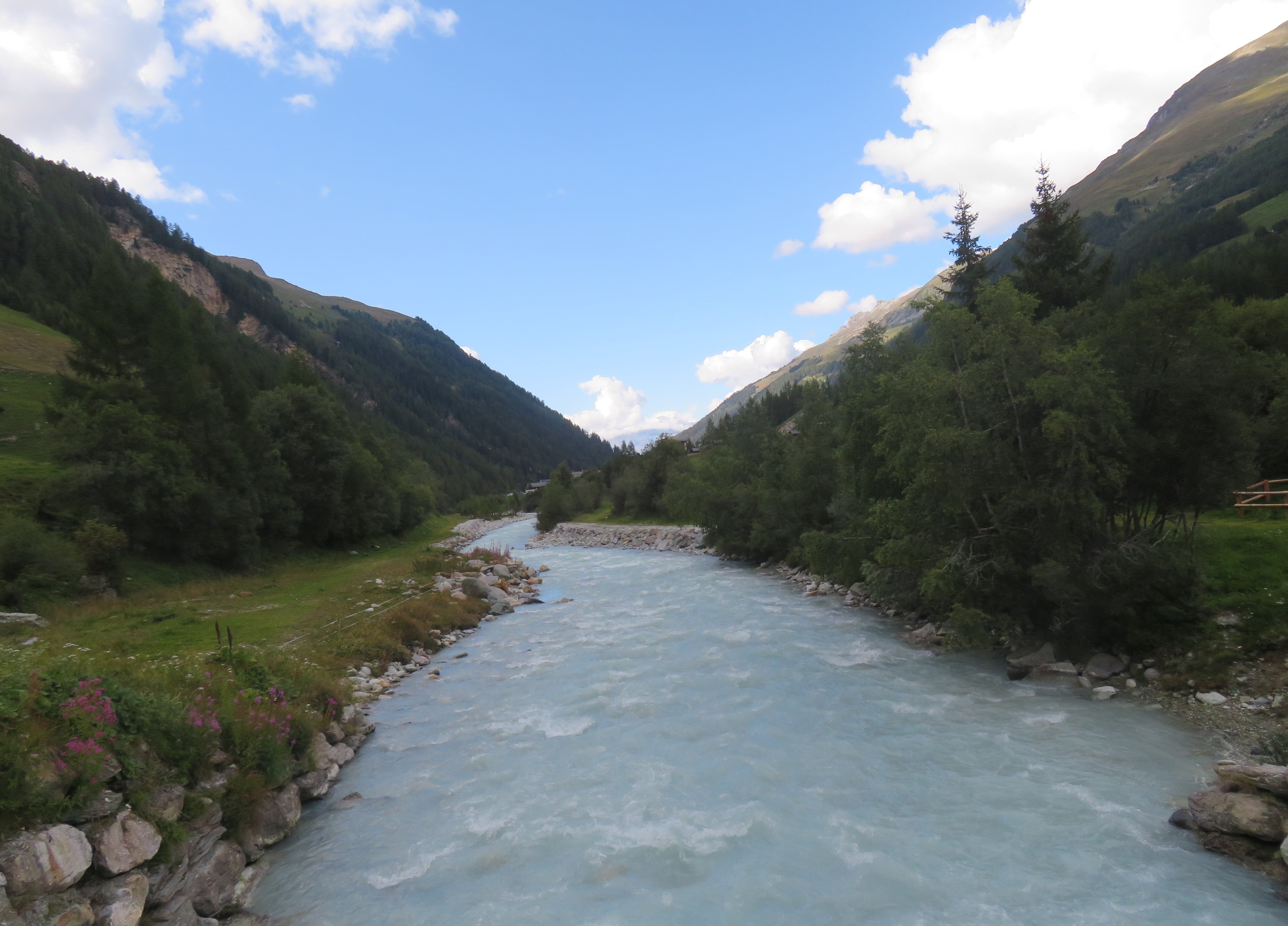 A river on the way to Zinal