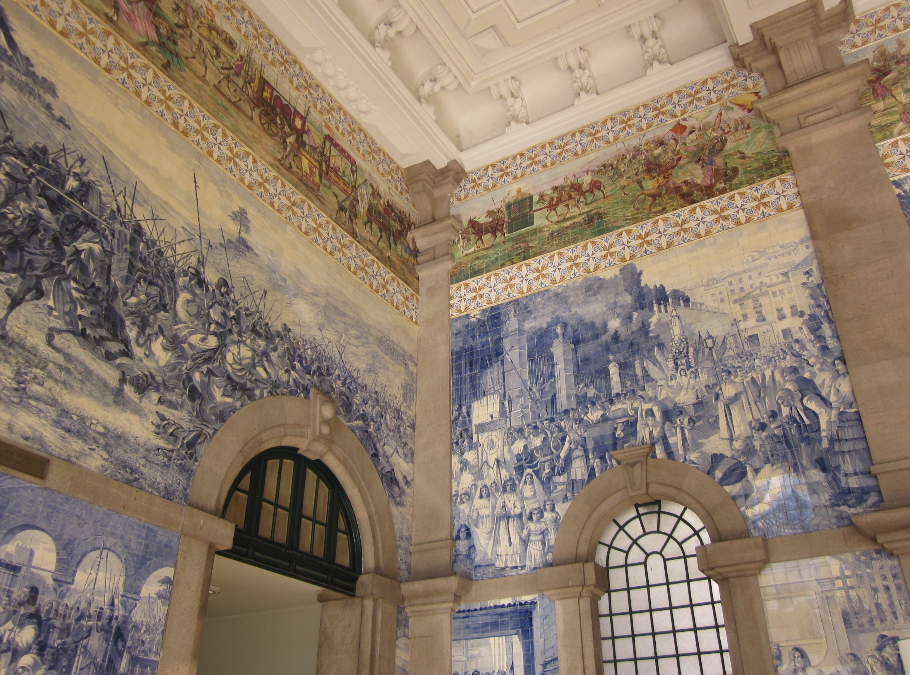 Azulejos inside the Sao Bento Station