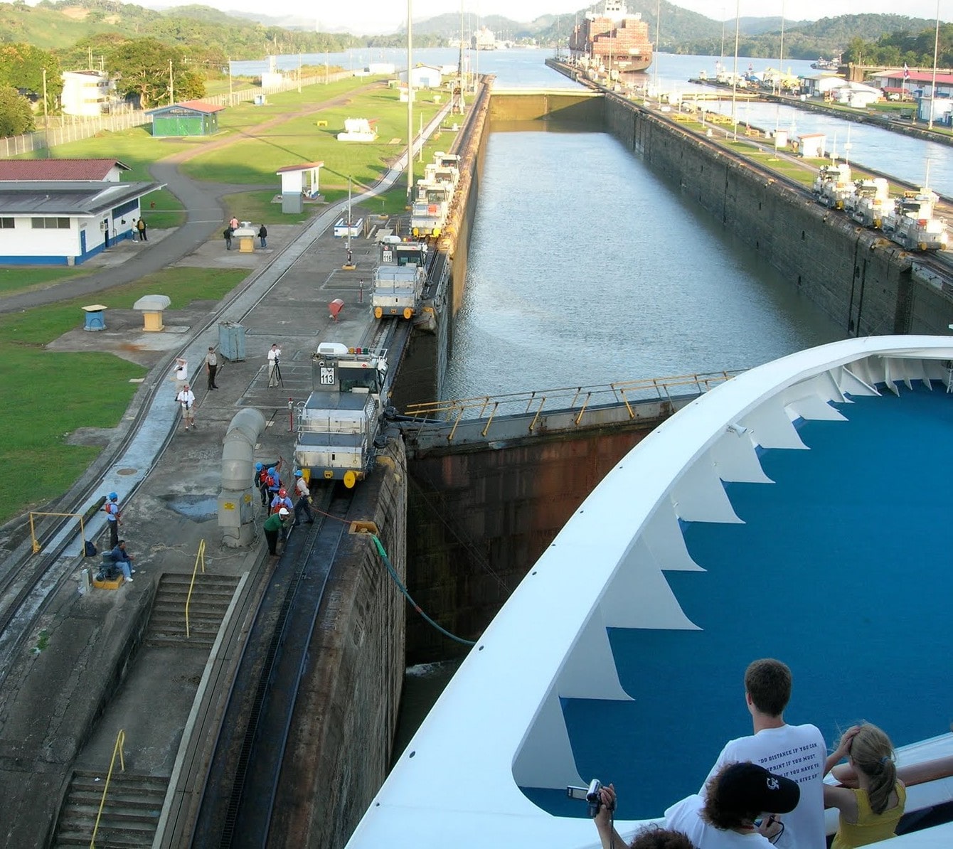 "Mules" on both side pulling the ship through