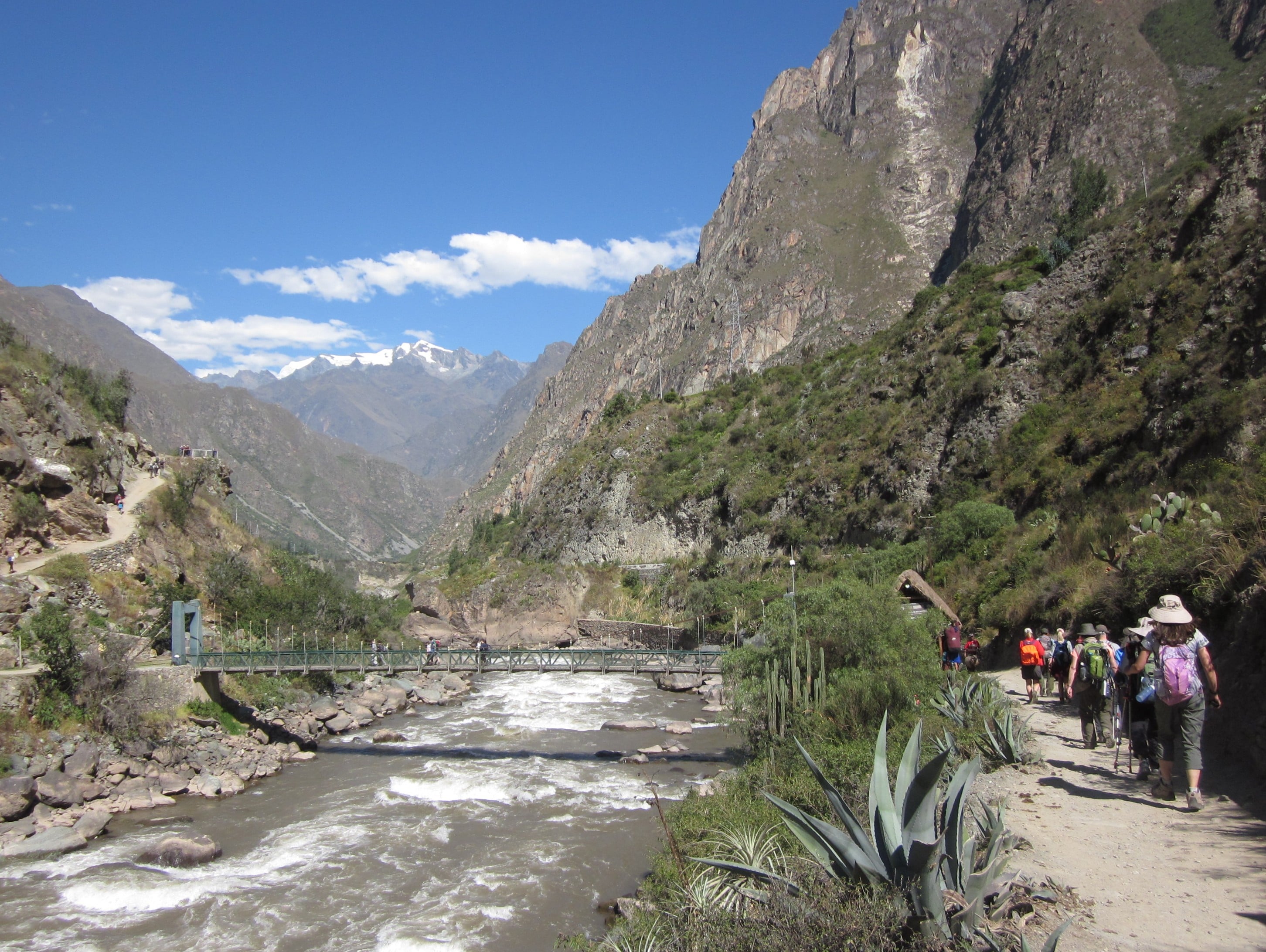 Hiking along Urubamba River