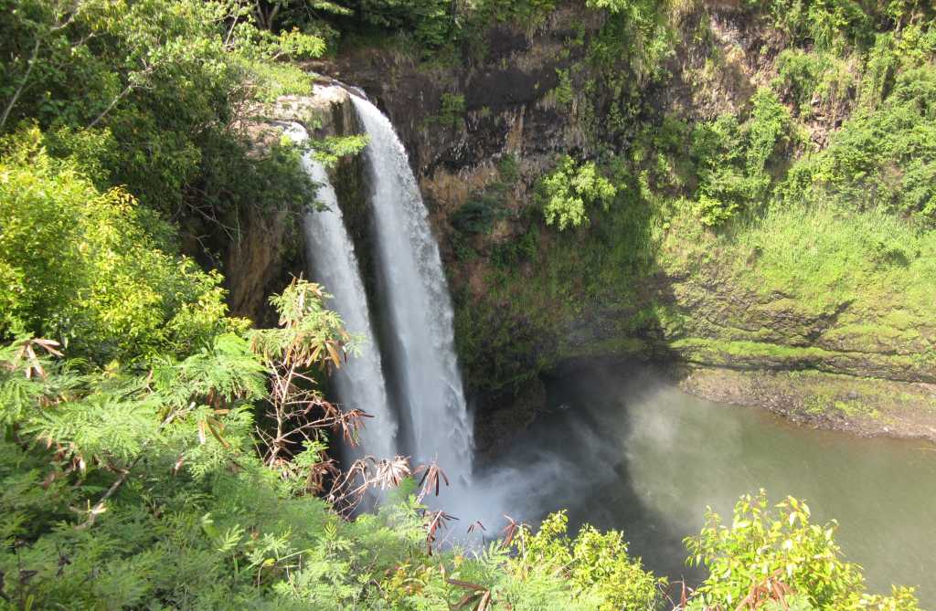 Stunning Wailua Falls