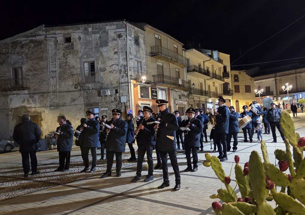 Band playing on the plaza