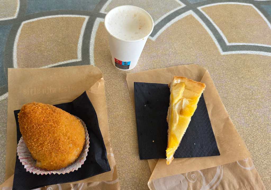 Fried rice ball and apple tart