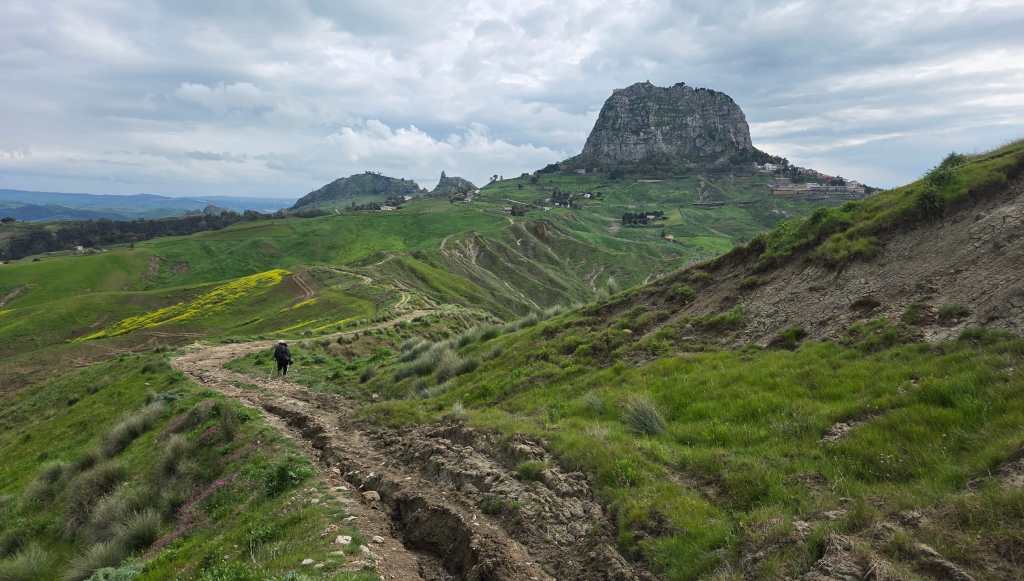 Walking towards Sutera