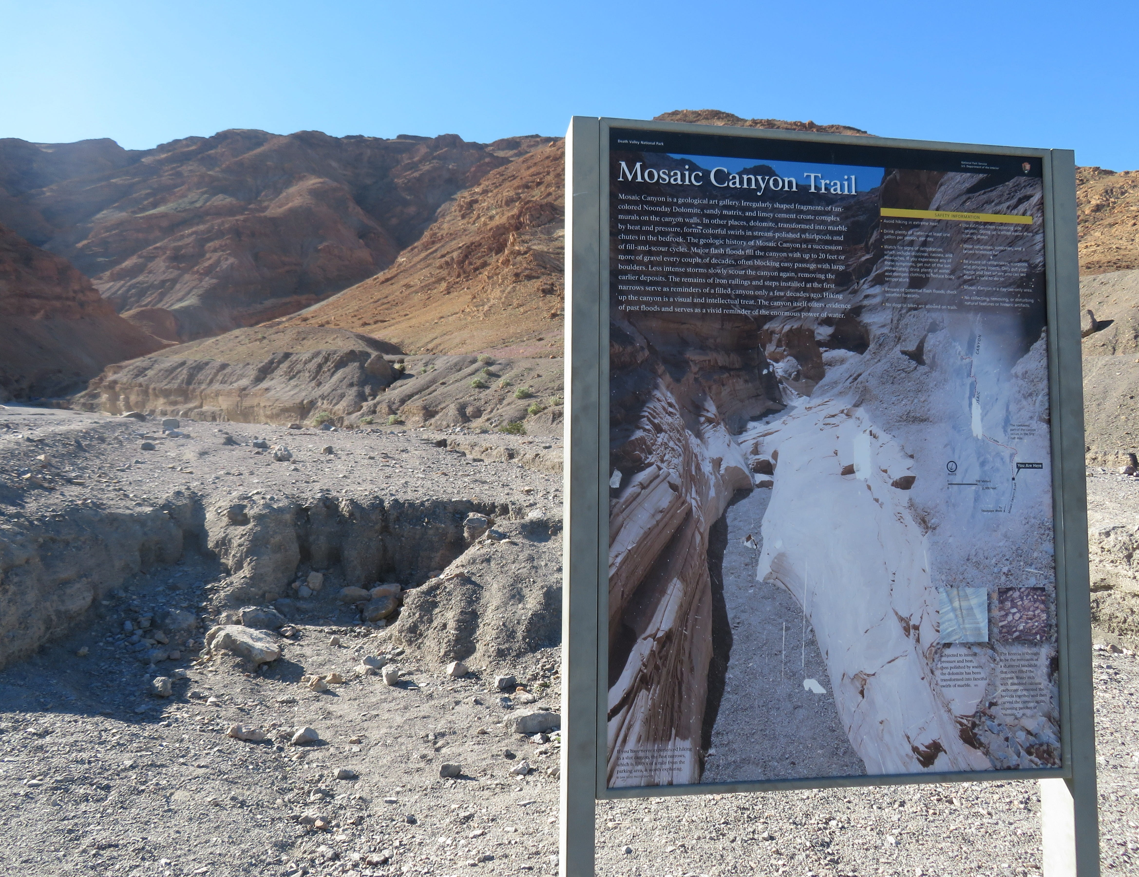 Mosaic Canyon Trail