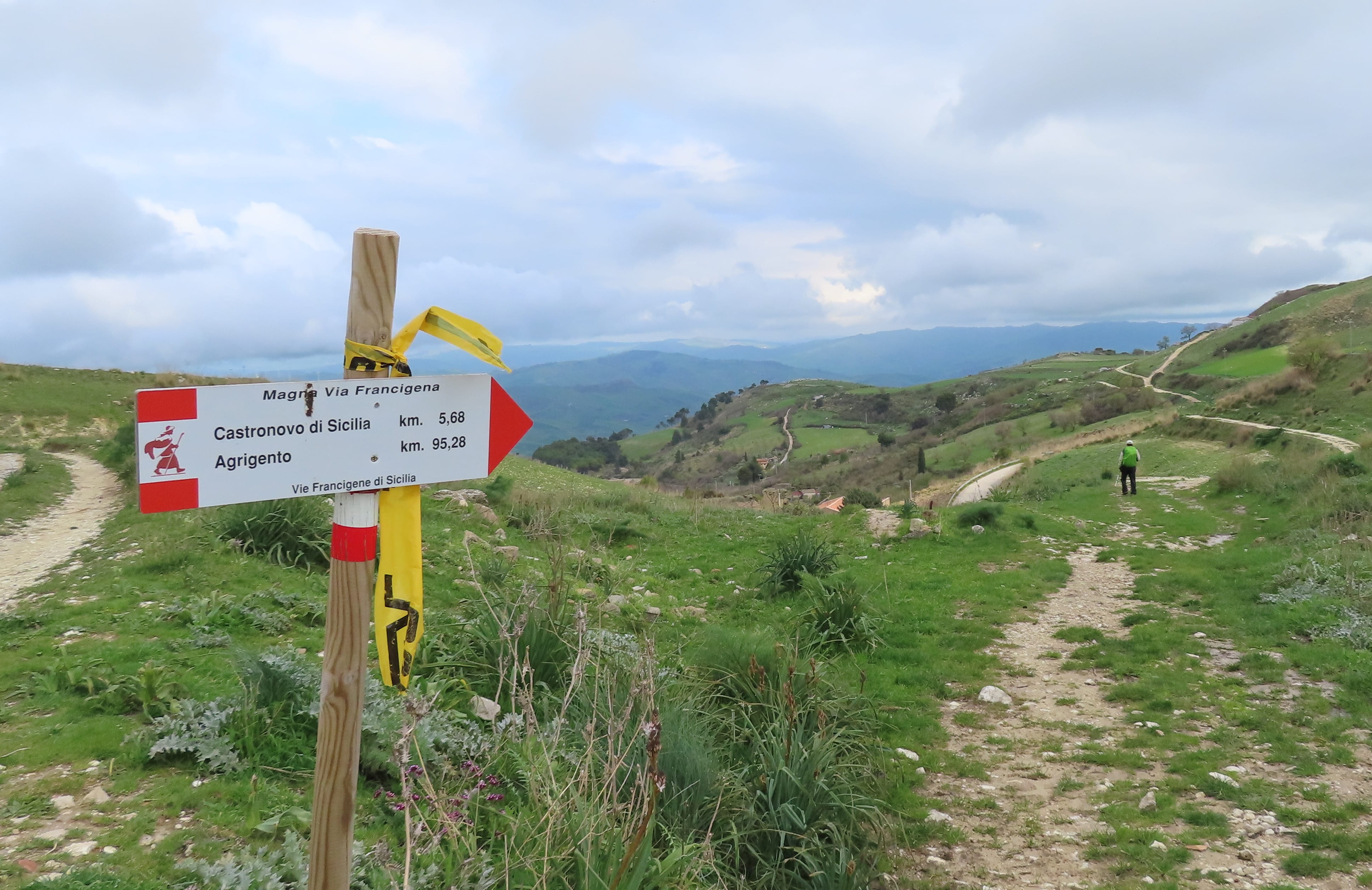 MVF Correct Sign: 5+km to Castronovo