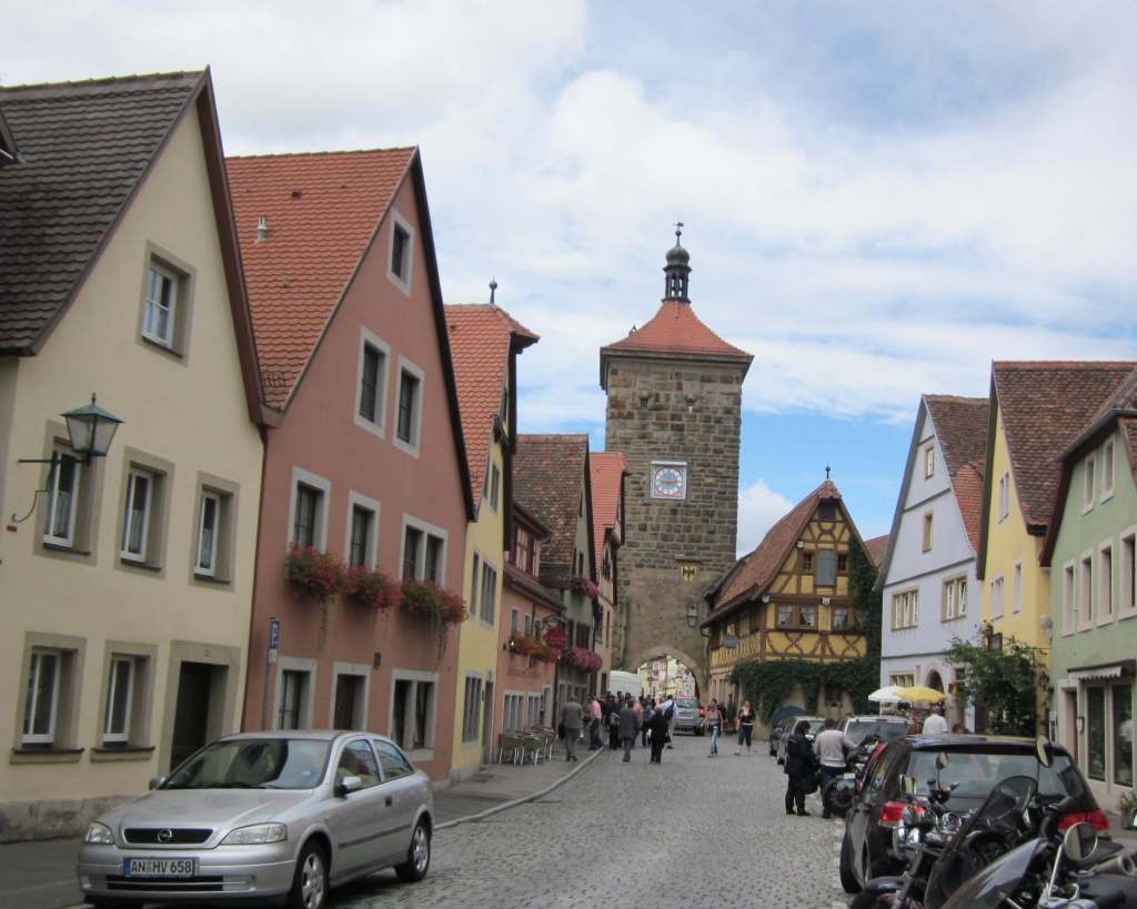 The narrow entrance into Rothenburg