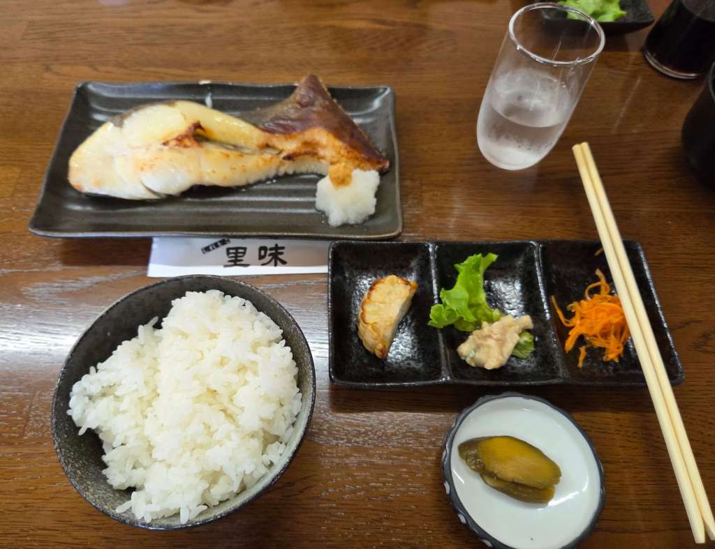 Grilled fish lunch